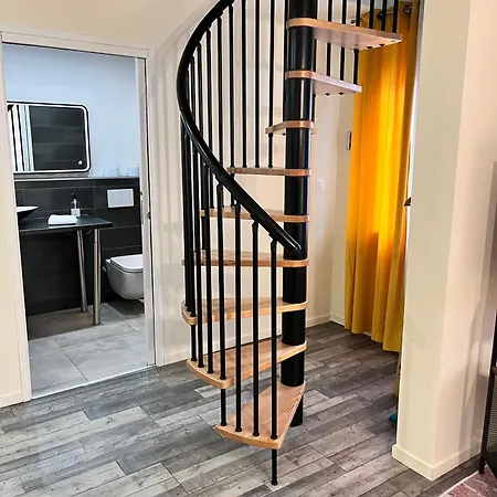 Le Duplex By Leslodgespa - Loft Moderne Et Confortable Au Style Newyorkais, Proche De Bale Et De L'aeroport