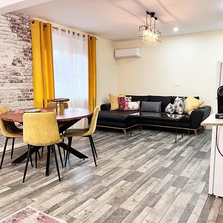 Apartment Le Duplex By Leslodgespa